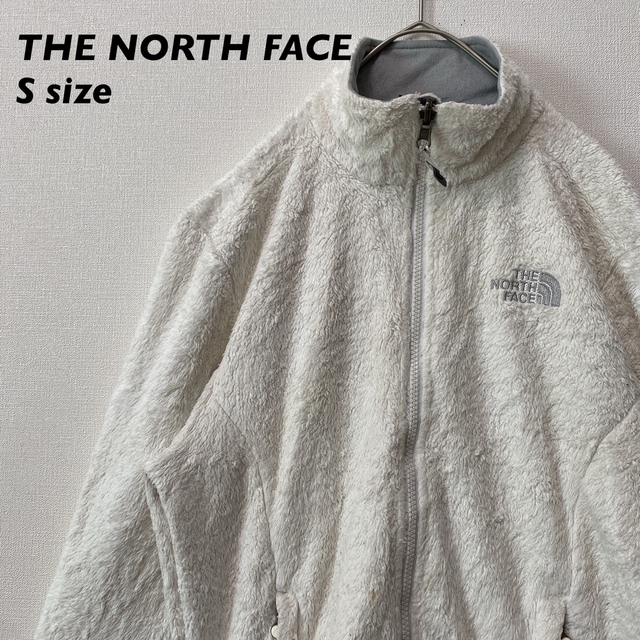 THE NORTH FACE(ザノースフェイス)のノースフェイス　フリースジャケット　ボア　刺繍ロゴ　フルジップ　白色　Sサイズ レディースのジャケット/アウター(ブルゾン)の商品写真