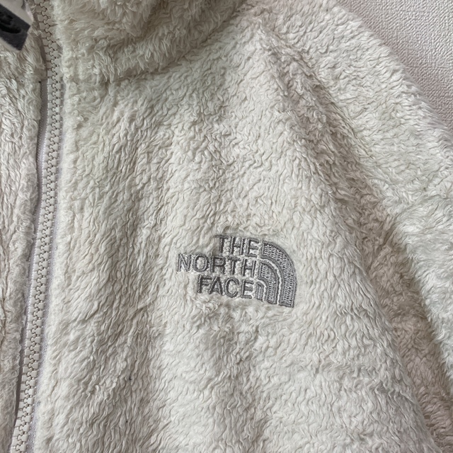 THE NORTH FACE(ザノースフェイス)のノースフェイス　フリースジャケット　ボア　刺繍ロゴ　フルジップ　白色　Sサイズ レディースのジャケット/アウター(ブルゾン)の商品写真