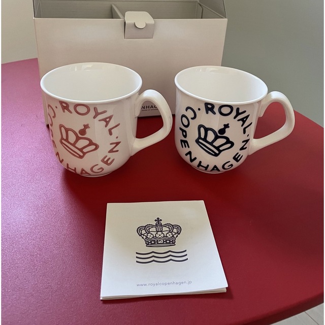 ROYAL COPENHAGEN(ロイヤルコペンハーゲン)の【ぽんた様専用】ペアマグカップピンクブルー　ROYAL COPENHAGEN インテリア/住まい/日用品のキッチン/食器(グラス/カップ)の商品写真