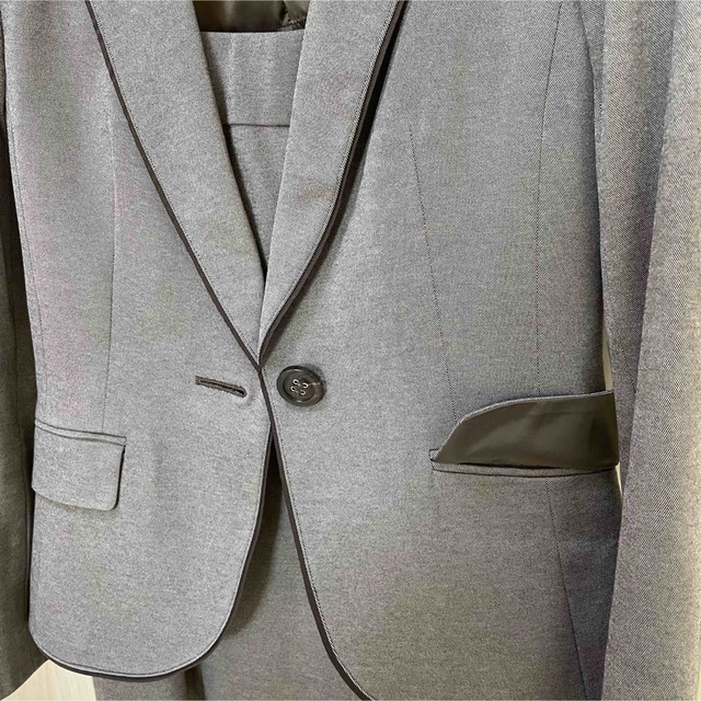 マルイ　小柄 スーツ ブラウン チャコールグレー 茶色 3号 レディースのフォーマル/ドレス(スーツ)の商品写真