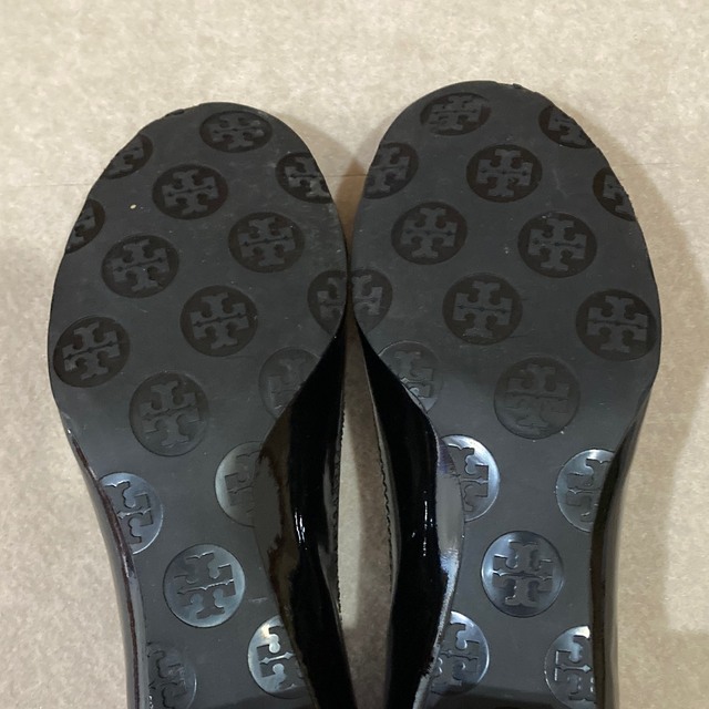 Tory Burch(トリーバーチ)のトリーバーチ　エナメルパンプス レディースの靴/シューズ(ハイヒール/パンプス)の商品写真