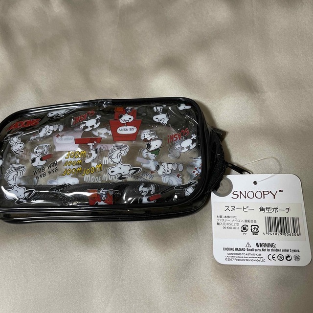 SNOOPY(スヌーピー)のSNOOPY 角型ポーチ　クリアタイプ エンタメ/ホビーのおもちゃ/ぬいぐるみ(キャラクターグッズ)の商品写真