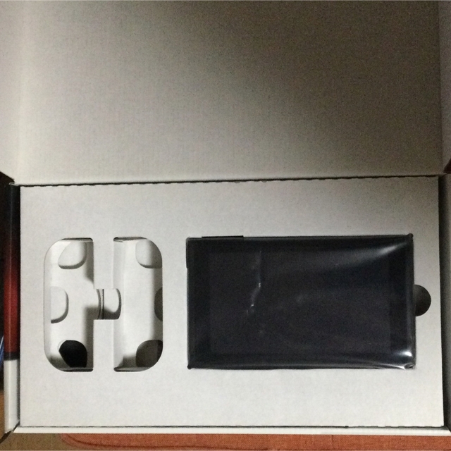 Nintendo Switch(ニンテンドースイッチ)のニンテンドースイッチ　本体のみ　中古品　Joy-Conなし　 エンタメ/ホビーのゲームソフト/ゲーム機本体(家庭用ゲーム機本体)の商品写真