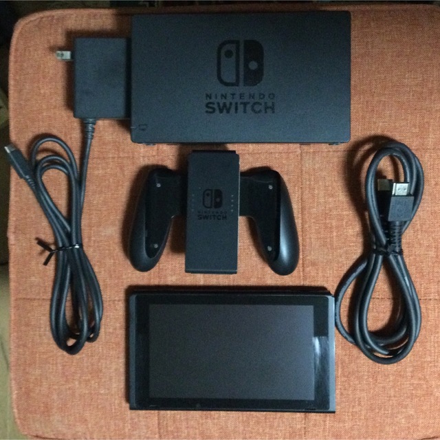 Nintendo Switch(ニンテンドースイッチ)のニンテンドースイッチ　本体のみ　中古品　Joy-Conなし　 エンタメ/ホビーのゲームソフト/ゲーム機本体(家庭用ゲーム機本体)の商品写真