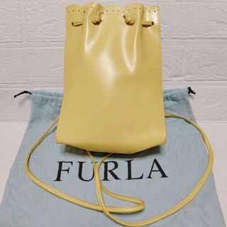 小ぶり　FURLA　リュック　ミニバッグ　巾着　黄色　レザー　保存袋