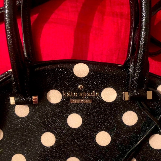 kate spade new york(ケイトスペードニューヨーク)の【最終価格】kate spade ショルダー ハンドバッグ ドット 黒ベージュ レディースのバッグ(ショルダーバッグ)の商品写真