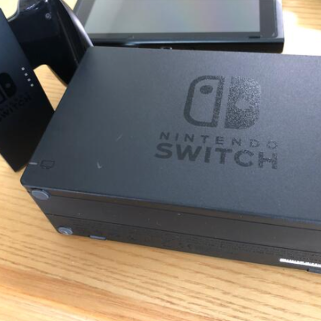 Nintendo Switch(ニンテンドースイッチ)の「やま様専用」Switch ニンテンドーストア限定赤箱　限定カラー  スイッチ エンタメ/ホビーのゲームソフト/ゲーム機本体(家庭用ゲーム機本体)の商品写真