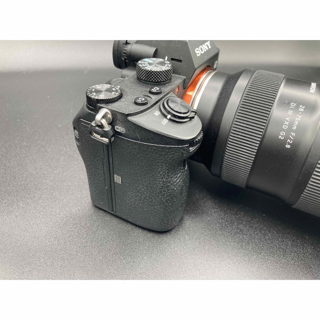 SONY(ソニー)のSONY α7Ⅲ+TAMRON28-75mm F/2.8 Di Ⅲ VXD G2 スマホ/家電/カメラのカメラ(ミラーレス一眼)の商品写真