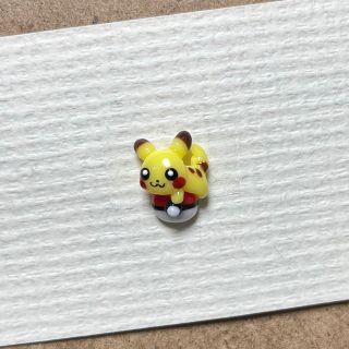 ポケモン(ポケモン)の3dネイルパーツ　　オーダー　【ピカチュウ　モンスターボール乗っかり　ポケモン】(デコパーツ)