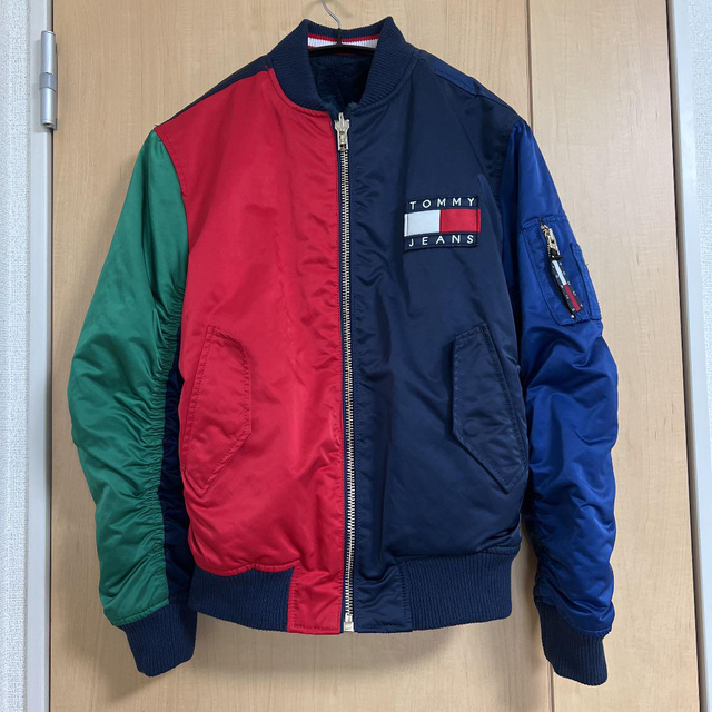 TOMMY HILFIGER(トミーヒルフィガー)のtommy hilfiger リバーシブル　ブルゾンジャケット レディースのジャケット/アウター(ブルゾン)の商品写真