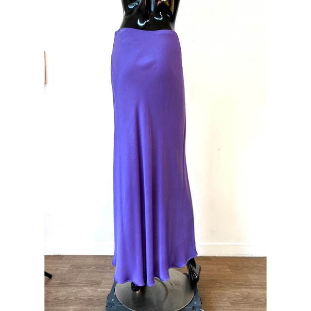 TOMORROWLAND(トゥモローランド)の新品未使用　ドレープマキシスカート　ナロースカート　ウエストゴム　インポート レディースのスカート(ロングスカート)の商品写真
