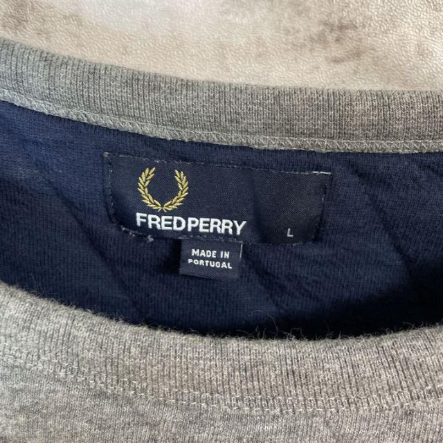 FRED PERRY(フレッドペリー)のFRED PERRY フレッドペリー スウェット トレーナー 輸入品 刺繍ロゴ メンズのトップス(スウェット)の商品写真