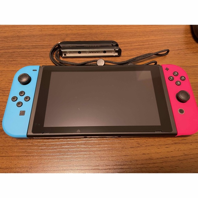 Nintendo Switch(ニンテンドースイッチ)のNintendo Switch(ニンテンドースイッチ)本体セット 初期型 エンタメ/ホビーのゲームソフト/ゲーム機本体(家庭用ゲーム機本体)の商品写真