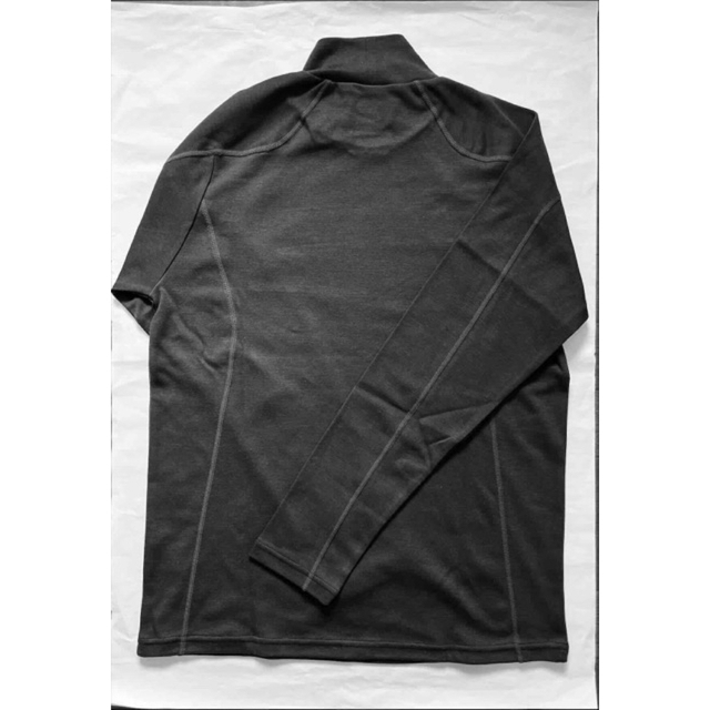 DESCENTE(デサント)の【タイガー1377さん確認用 】スムース ハイネッツシャツ メンズ Sグレー メンズのトップス(Tシャツ/カットソー(七分/長袖))の商品写真