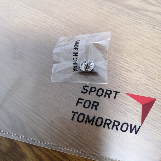 非売品　Sport For Tomorrow ピンバッジ エンタメ/ホビーのアニメグッズ(バッジ/ピンバッジ)の商品写真