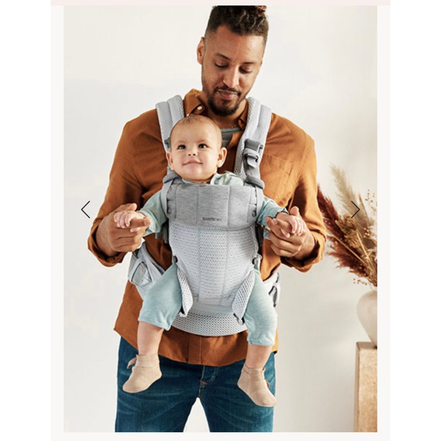 BABYBJORN(ベビービョルン)の【新品未開封】箱入り　ベビービョルン　ハーモニー　抱っこ紐 キッズ/ベビー/マタニティの外出/移動用品(抱っこひも/おんぶひも)の商品写真