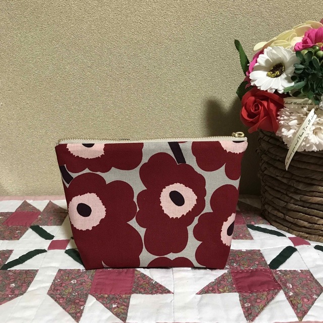 marimekko(マリメッコ)の【専用】マリメッコ  生地　ハンドメイド　ペンケース　ポーチ ハンドメイドのファッション小物(ポーチ)の商品写真