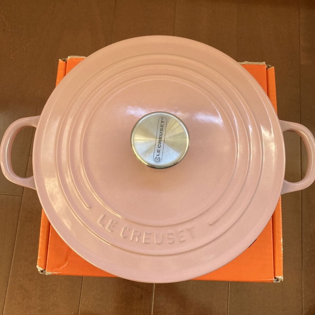 LE CREUSET(ルクルーゼ)のル・クルーゼ ココット・ロンド22 21052 インテリア/住まい/日用品のキッチン/食器(鍋/フライパン)の商品写真