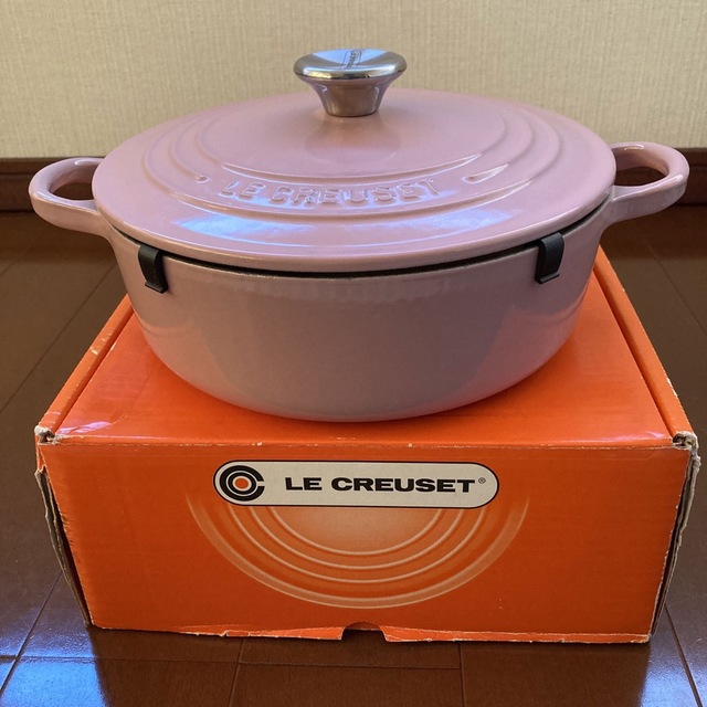 LE CREUSET(ルクルーゼ)のル・クルーゼ ココット・ロンド22 21052 インテリア/住まい/日用品のキッチン/食器(鍋/フライパン)の商品写真