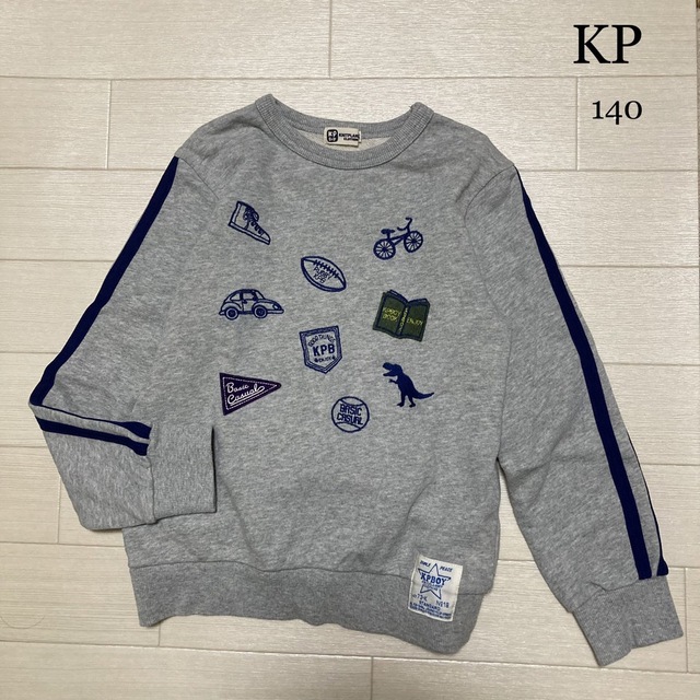 KP(ニットプランナー)のKP ケーピー　トレーナー　140 コットン　綿100 かっこいい　 キッズ/ベビー/マタニティのキッズ服男の子用(90cm~)(Tシャツ/カットソー)の商品写真