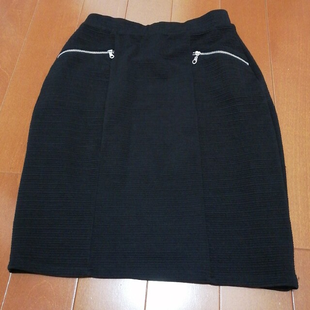 AZZURE(アズール)のAZZURE アズール スカート 黒色 レディースのスカート(ひざ丈スカート)の商品写真