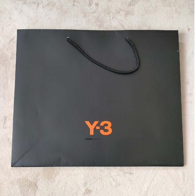 Y-3(ワイスリー)のY3 Y-3 ショップバック 中 ギフト ラッピング メンズのバッグ(その他)の商品写真