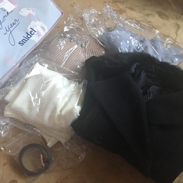 SNIDEL(スナイデル)の送料込み♡snidel ♡2017福袋♡ブラック レディースのレディース その他(セット/コーデ)の商品写真