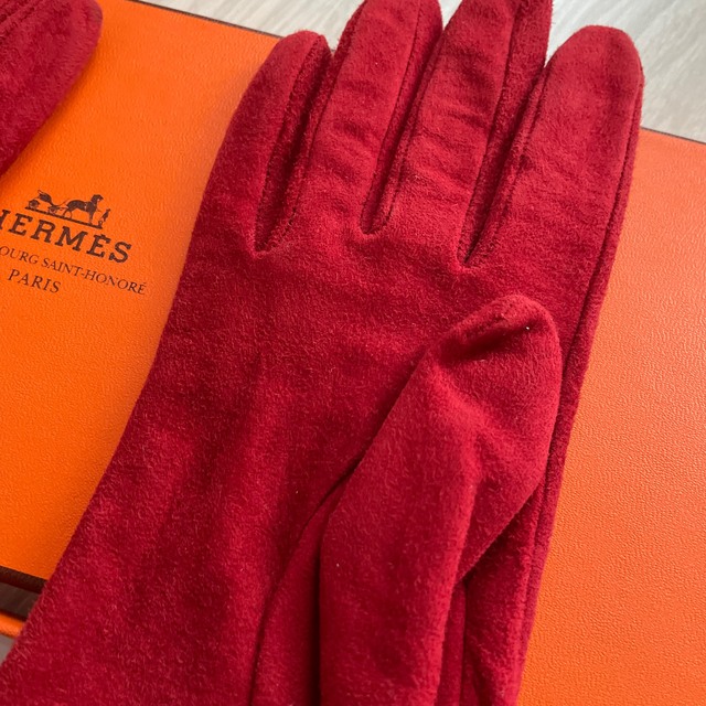 Hermes(エルメス)のエルメス　グローブ　赤　スエード　１月末削除 レディースのファッション小物(手袋)の商品写真