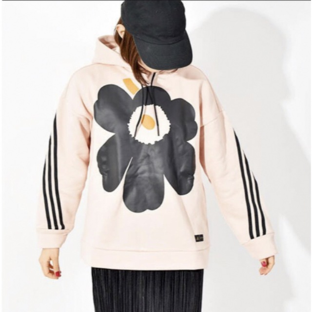 marimekko(マリメッコ)のセール！新品 adidas×マリメッコ レディーススウェットパーカー ベージュM レディースのトップス(パーカー)の商品写真