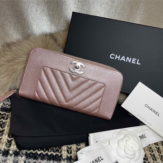 直送商品 美品 CHANEL シャネル Vステッチ シェブロン キャビアスキン