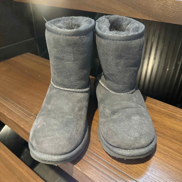 UGG(アグ)のUGG ブーツ　キッズ　19.5cm キッズ/ベビー/マタニティのキッズ靴/シューズ(15cm~)(ブーツ)の商品写真