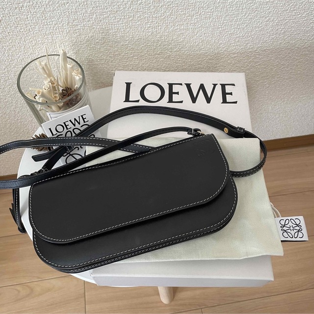 LOEWE ゲートポシェットウォレット