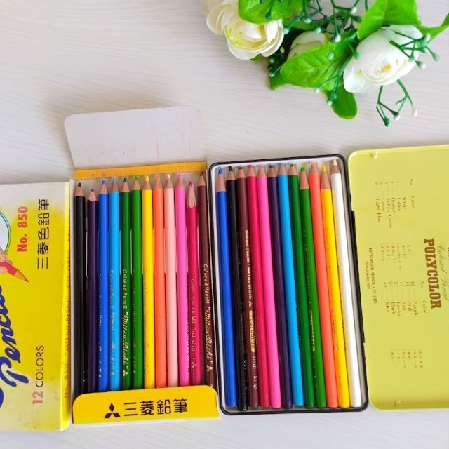 三菱(ミツビシ)の三菱12色⭐色鉛筆　MITUBISHI　12色ｘ２ケース エンタメ/ホビーのアート用品(色鉛筆)の商品写真