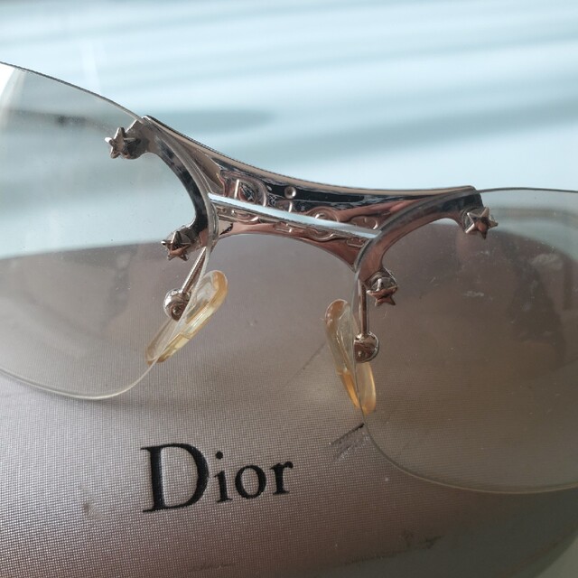 Christian Dior(クリスチャンディオール)のDior　スターモチーフ　サングラス レディースのファッション小物(サングラス/メガネ)の商品写真