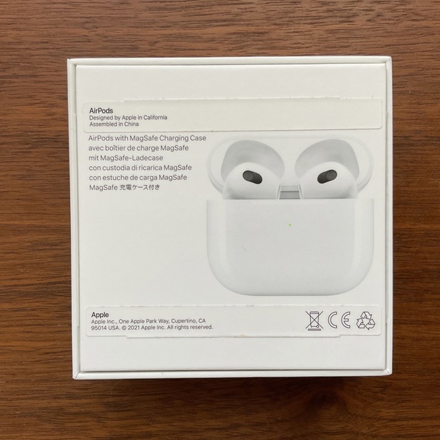 Apple(アップル)のアップル AirPods 第3世代 MME73J/A スマホ/家電/カメラのオーディオ機器(ヘッドフォン/イヤフォン)の商品写真