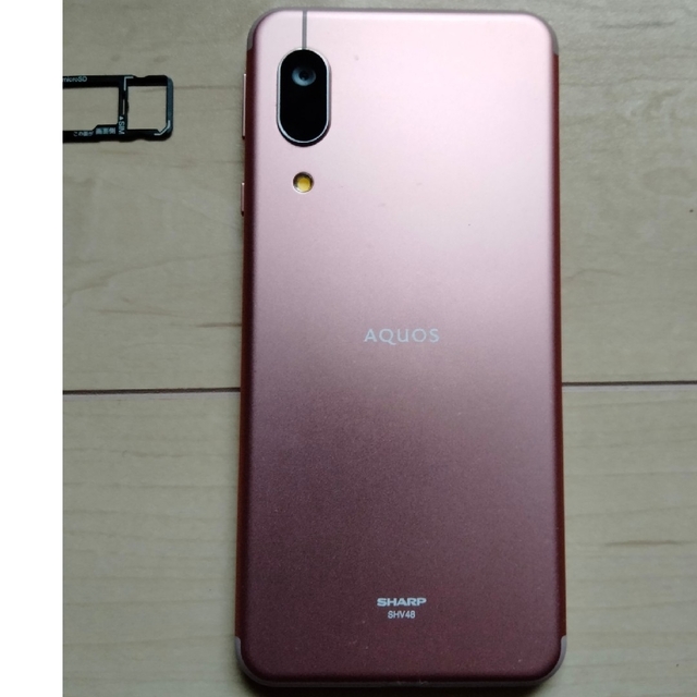 AQUOS(アクオス)のAQUOS sense3 basic SHV48（手帳型ケース付き） スマホ/家電/カメラのスマートフォン/携帯電話(スマートフォン本体)の商品写真
