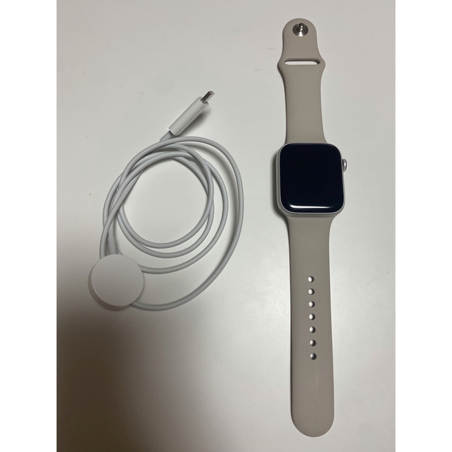 Apple Watch(アップルウォッチ)のApple Watch SE (GPSモデル) スマホ/家電/カメラのスマートフォン/携帯電話(その他)の商品写真