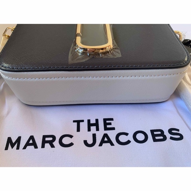 MARC JACOBS(マークジェイコブス)の〈未使用〉マークジェイコブス  スナップショット ショルダーバッグ  プレゼント レディースのバッグ(ショルダーバッグ)の商品写真