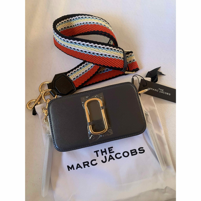 MARC JACOBS(マークジェイコブス)の〈未使用〉マークジェイコブス  スナップショット ショルダーバッグ  プレゼント レディースのバッグ(ショルダーバッグ)の商品写真