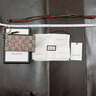 グッチ(Gucci)の外観美品！　グッチ　GGスプリームキングスネークカードコインケース　付属品完備(コインケース/小銭入れ)