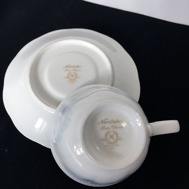 Noritake(ノリタケ)の優雅で上品　ノリタケ ボーンチャイナ カップ&ソーサー 2客 インテリア/住まい/日用品のキッチン/食器(グラス/カップ)の商品写真