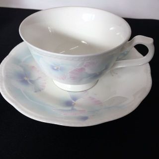 ノリタケ(Noritake)の優雅で上品　ノリタケ ボーンチャイナ カップ&ソーサー 2客(グラス/カップ)