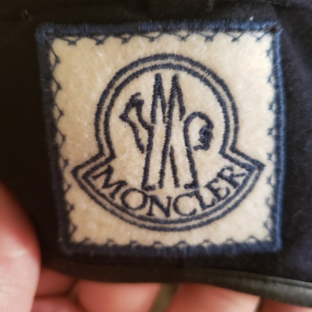 MONCLER(モンクレール)の MONCLER GAMME BLEU ガムブルー メンズのトップス(ベスト)の商品写真