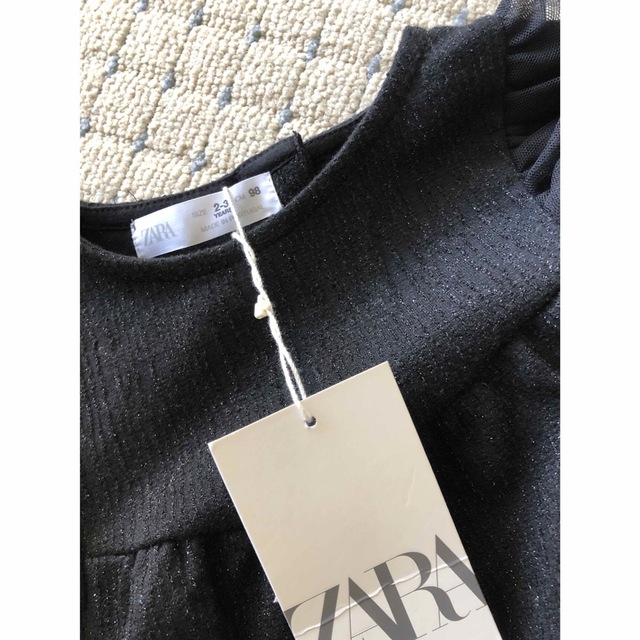 ZARA KIDS(ザラキッズ)のZARA  ワンピース　黒　98サイズ　キッズ キッズ/ベビー/マタニティのキッズ服女の子用(90cm~)(ワンピース)の商品写真