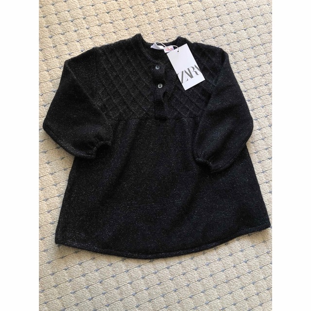 ZARA(ザラ)のZARA キッズ　ワンピース　黒　新品未使用 キッズ/ベビー/マタニティのキッズ服女の子用(90cm~)(ワンピース)の商品写真