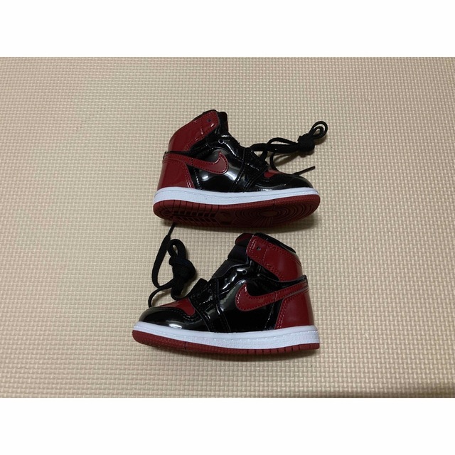 NIKE AIR JORDAN 1 Patent Bred