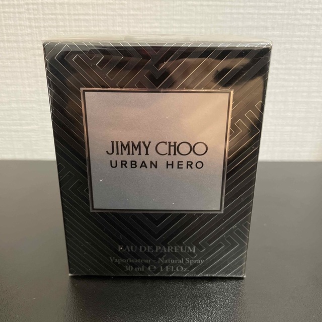 JIMMY CHOO(ジミーチュウ)の【新品•】JIMMY CHOO  アーバンヒーロー 30ml コスメ/美容の香水(ユニセックス)の商品写真