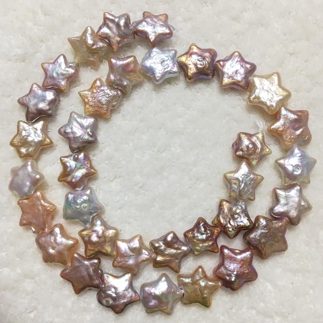 淡水ぱ ワォ!マルチカラーのお星さま!!!1連 39.5cmくらい!34粒!