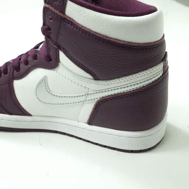 NIKE(ナイキ)のNIKE ナイキ AIR JORDAN 1 RETRO HIGH OG エアジョーダン 1 レトロハイオリジナル 555088-611 US8(26cm) BORDEAUX/METALLIC SILVER-WHITE スニーカー シューズ【中古】【NIKE】 メンズの靴/シューズ(スニーカー)の商品写真