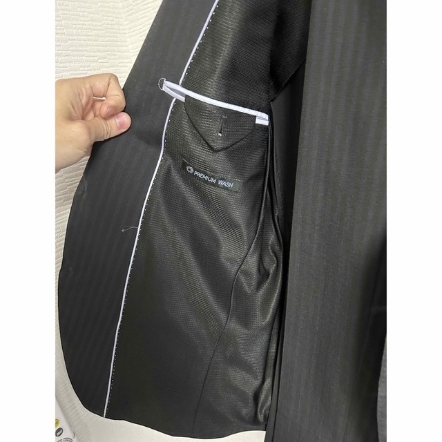 AOKI(アオキ)のAOKI メンズ スーツ(セットアップ・黒・ストライプ・春夏用) メンズのスーツ(セットアップ)の商品写真